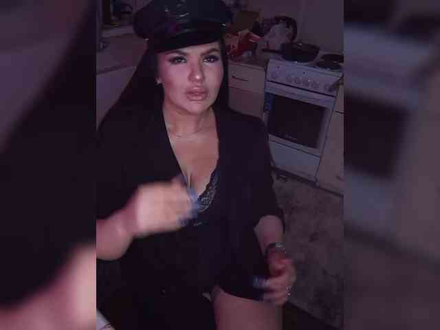 Brunetochkaaa webcam