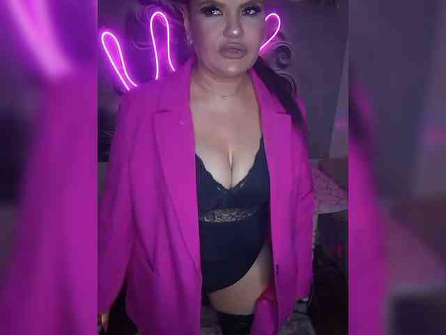 Brunetochkaaa webcam