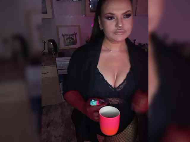 Brunetochkaaa webcam