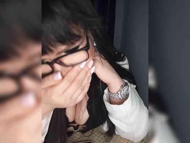Brunetochkaaa webcam