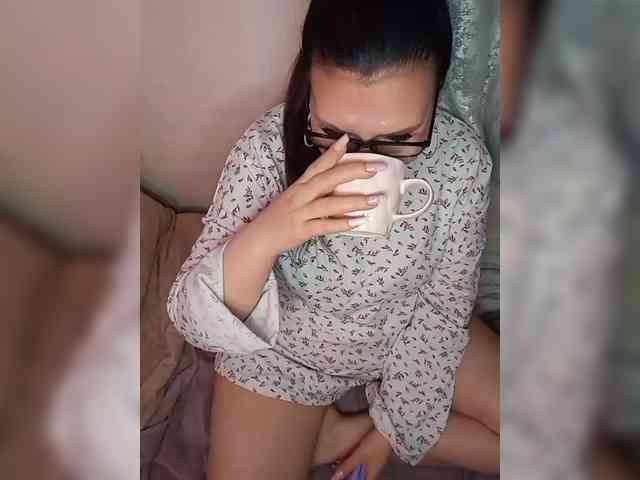 Brunetochkaaa webcam