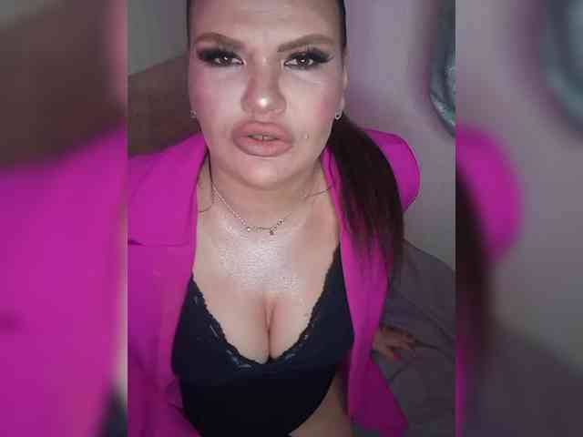 Brunetochkaaa webcam