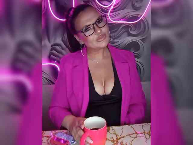 Brunetochkaaa webcam