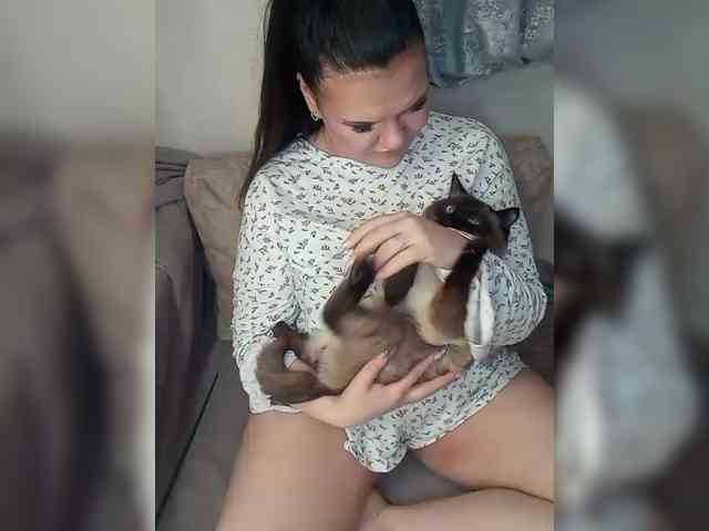 Brunetochkaaa webcam