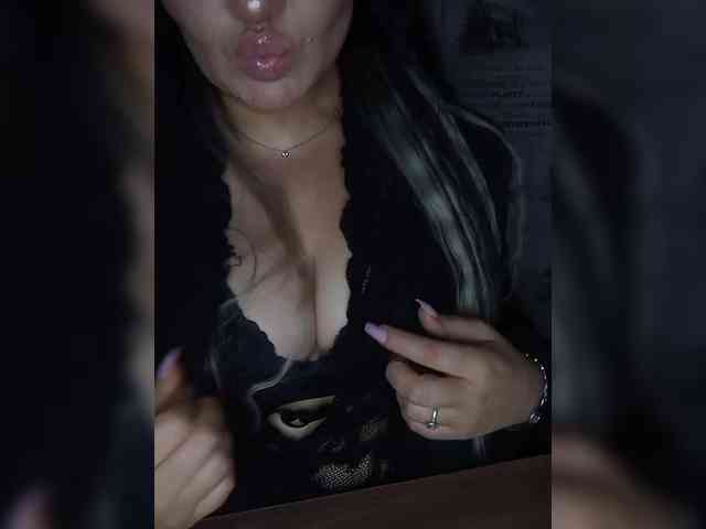 Brunetochkaaa webcam