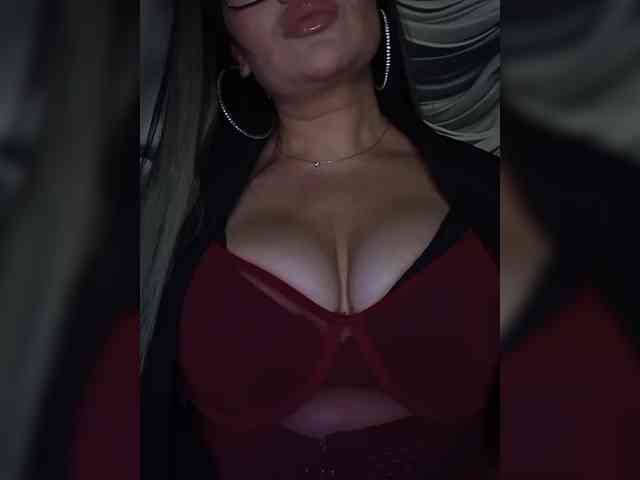 Brunetochkaaa webcam