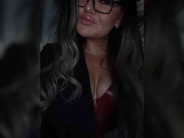 Brunetochkaaa webcam