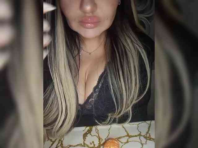 Brunetochkaaa webcam