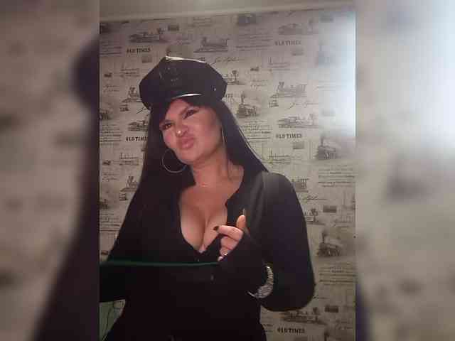 Brunetochkaaa webcam