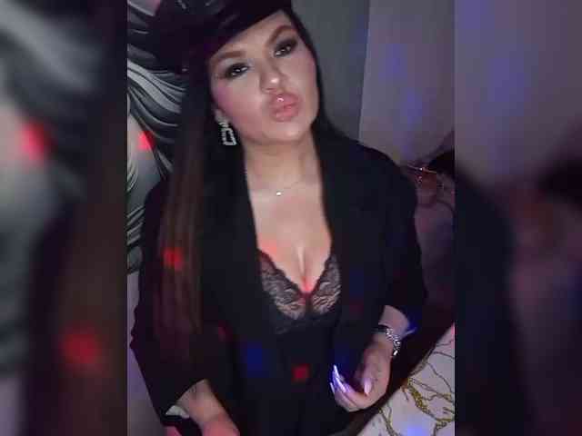 Brunetochkaaa webcam