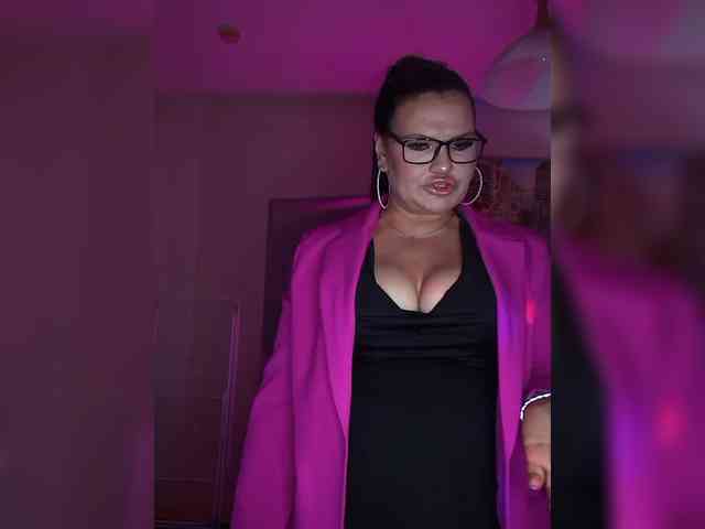 Brunetochkaaa webcam