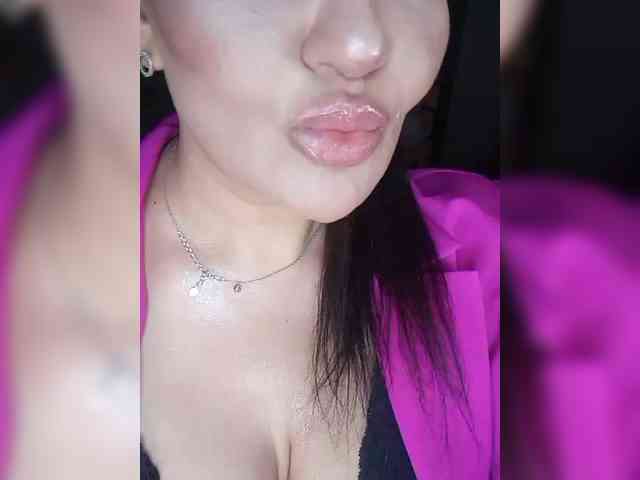 Brunetochkaaa webcam