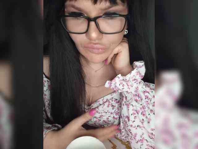 Brunetochkaaa webcam