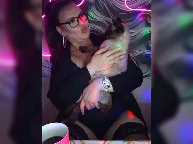 Brunetochkaaa webcam