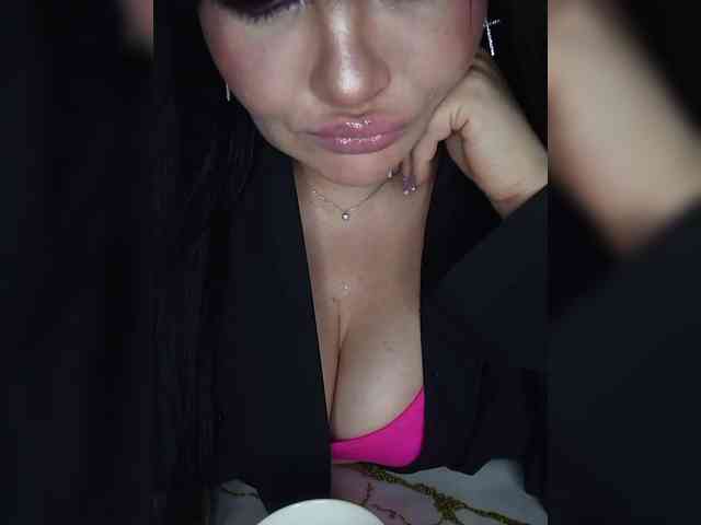 Brunetochkaaa webcam