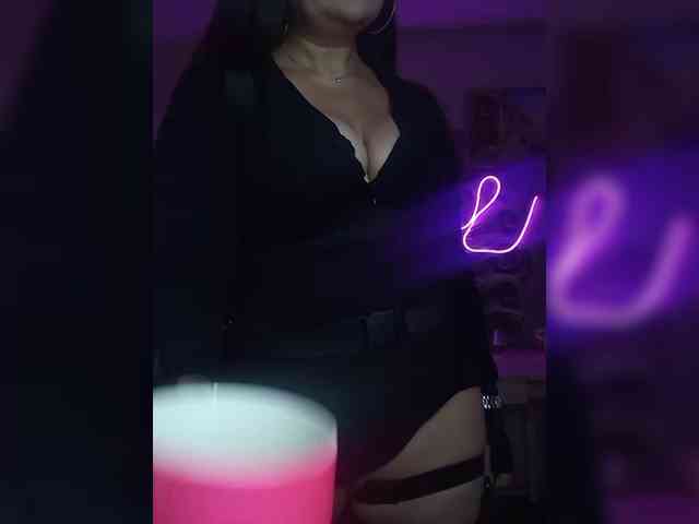 Brunetochkaaa webcam