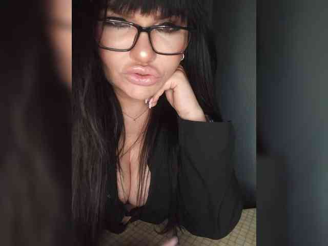 Brunetochkaaa Live Webcam on BongaCams