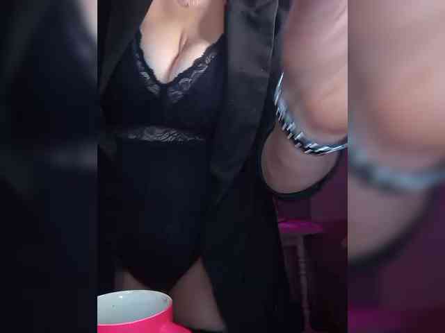 Brunetochkaaa webcam