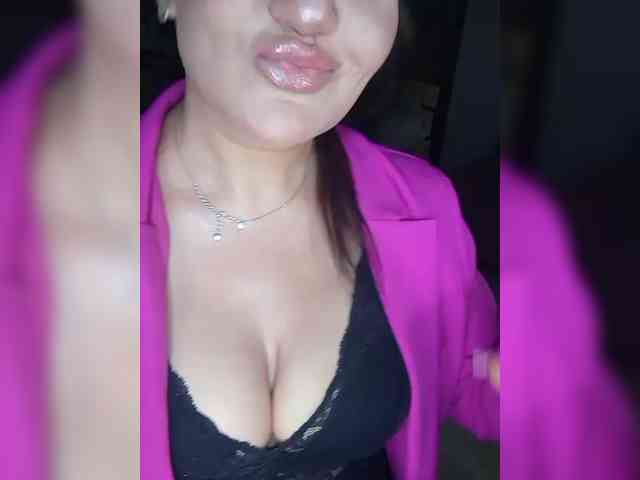 Brunetochkaaa webcam