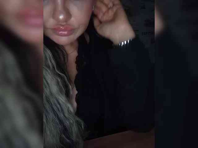 Brunetochkaaa webcam