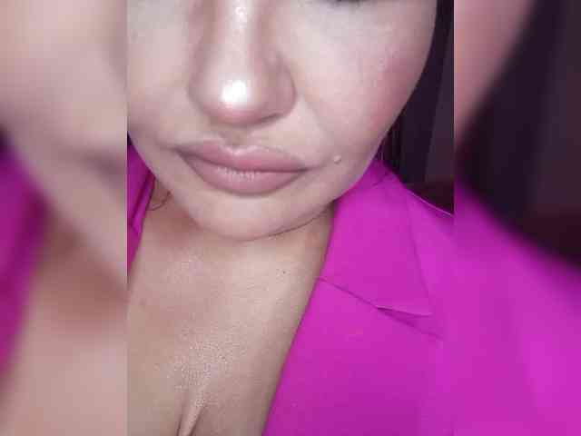 Brunetochkaaa webcam