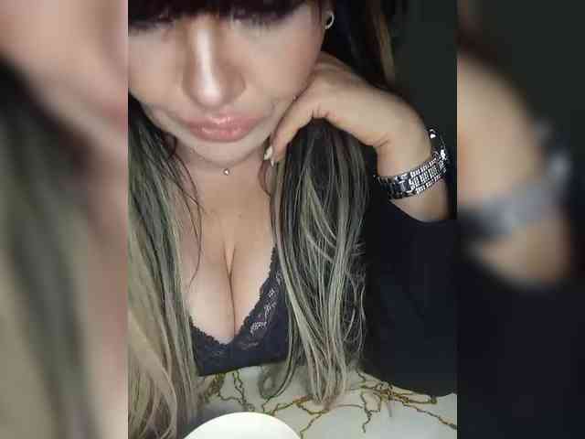 Brunetochkaaa webcam