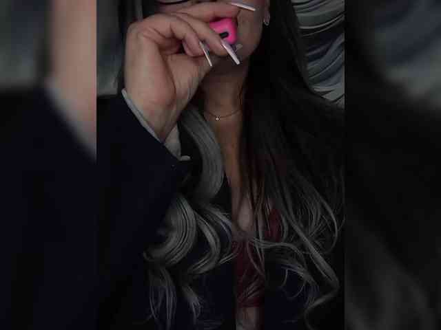 Brunetochkaaa webcam