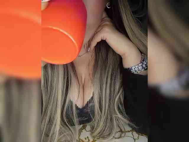 Brunetochkaaa webcam