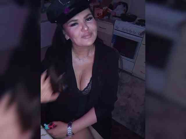 Brunetochkaaa webcam