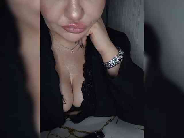Brunetochkaaa webcam