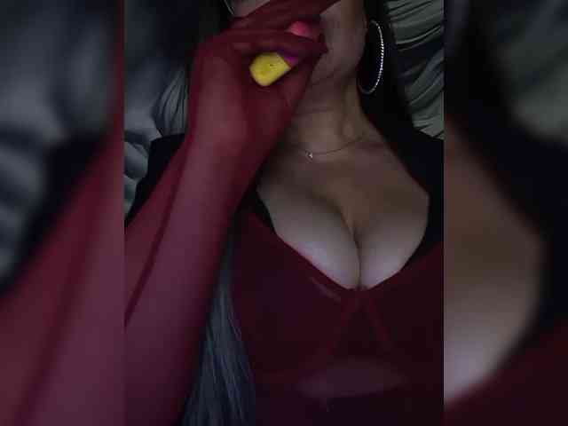 Brunetochkaaa webcam