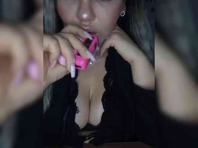 Brunetochkaaa webcam