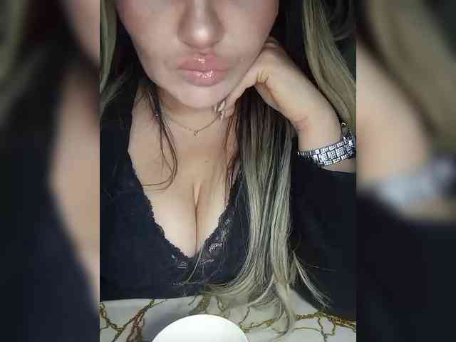 Brunetochkaaa webcam