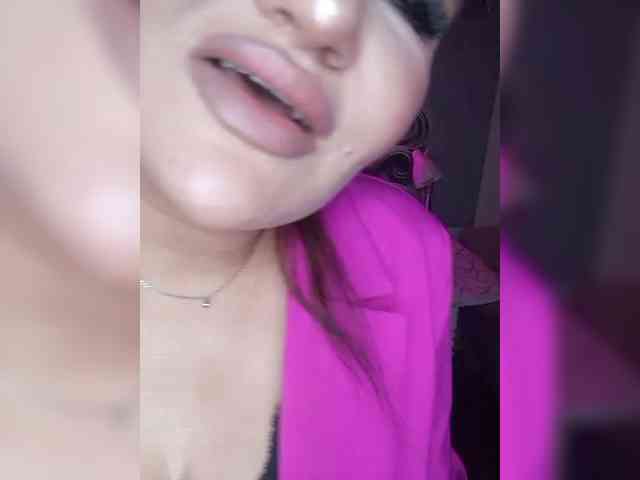 Brunetochkaaa webcam