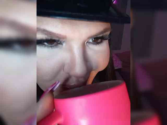 Brunetochkaaa webcam