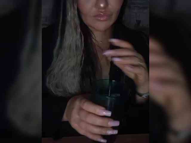 Brunetochkaaa webcam