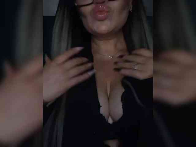 Brunetochkaaa webcam