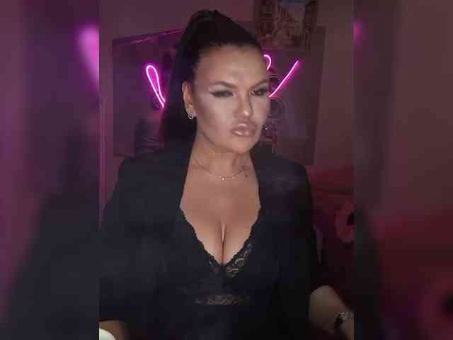 Brunetochkaaa webcam