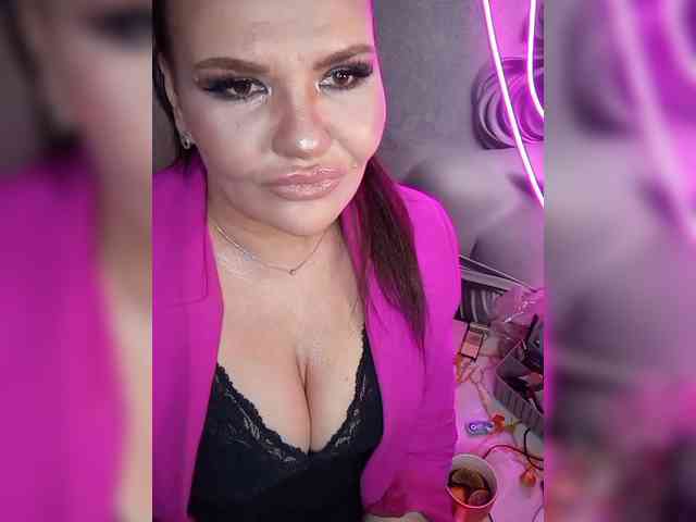 Brunetochkaaa webcam