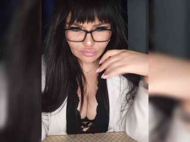 Brunetochkaaa webcam