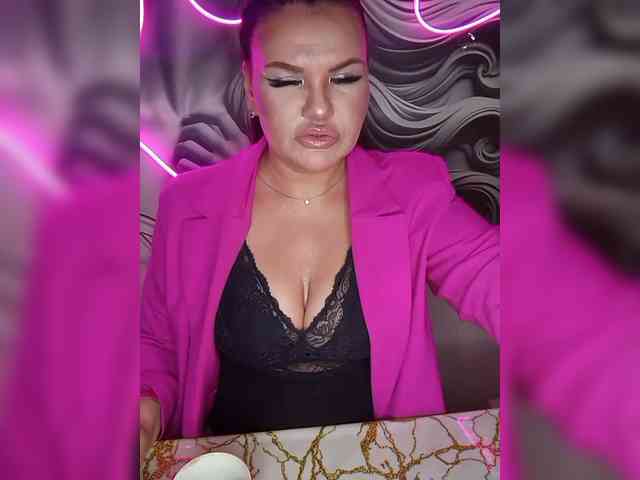 Brunetochkaaa webcam