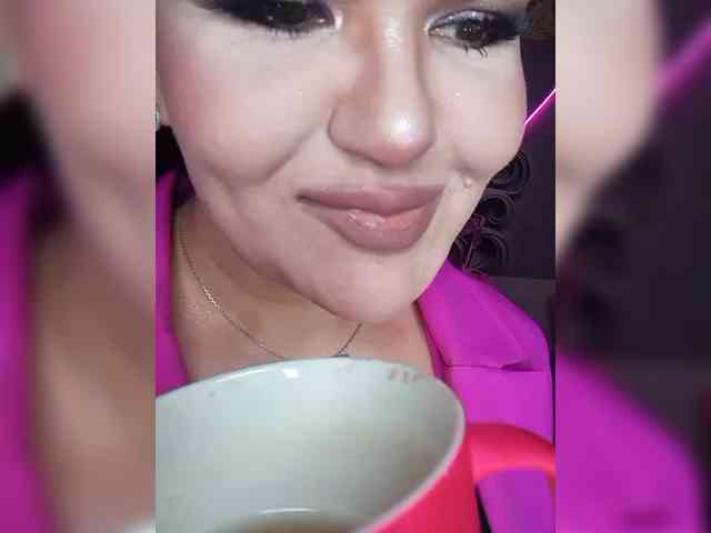 Brunetochkaaa webcam