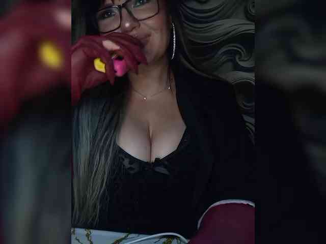 Brunetochkaaa webcam