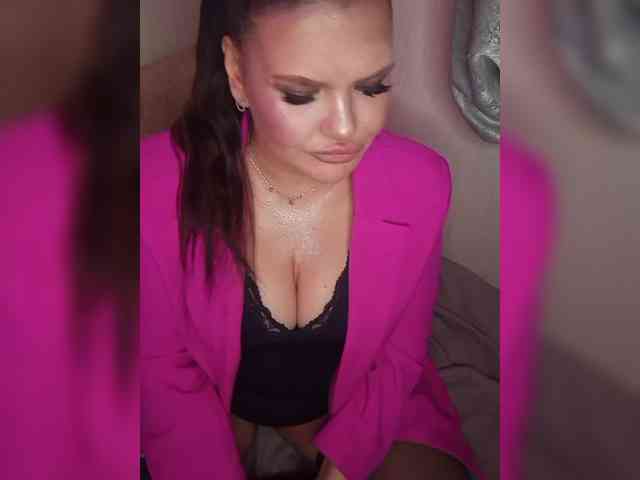 Brunetochkaaa Live Webcam on BongaCams