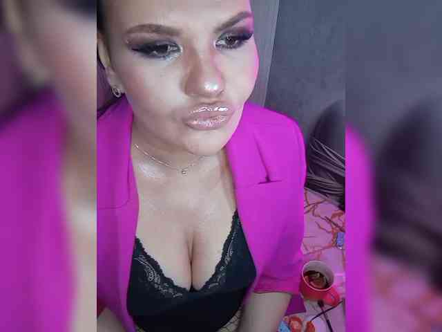 Brunetochkaaa webcam