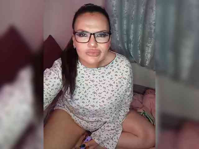 Brunetochkaaa webcam