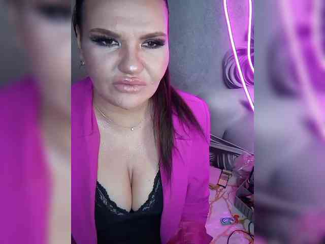 Brunetochkaaa Live Webcam on BongaCams