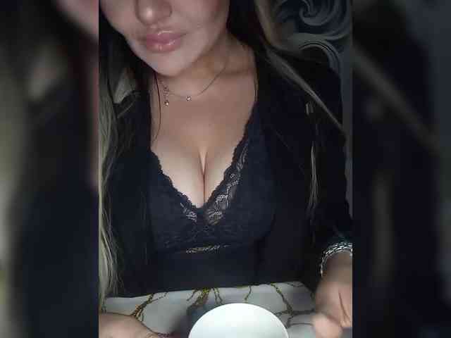 Brunetochkaaa webcam