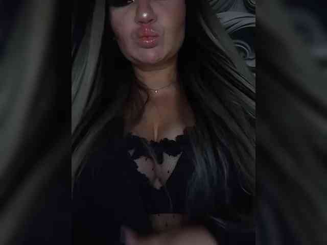 Brunetochkaaa webcam