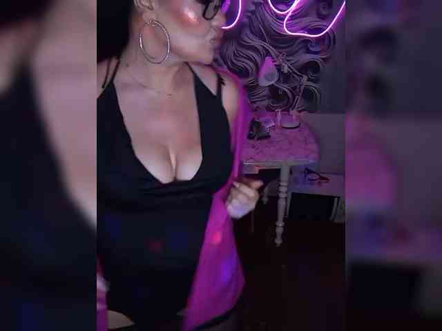 Brunetochkaaa webcam